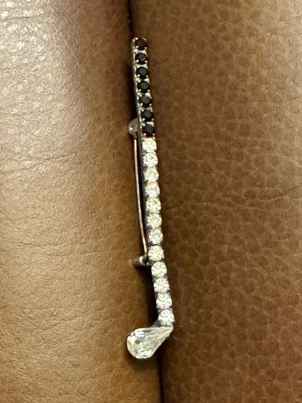 VTG ‘80s Sporty long iron golf club pin silver tone w/clear & black rhinestones
